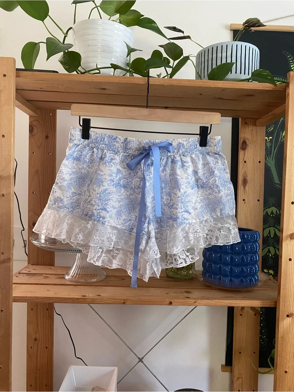 Anthropologie Blue White Toile Print Lace Trim Pajama Shorts Small